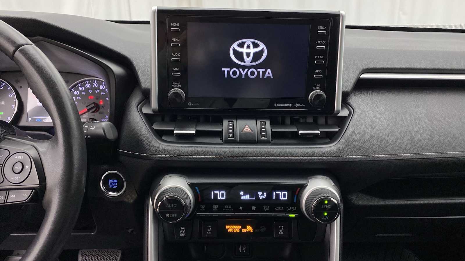 2019 Toyota RAV4 XLE 17