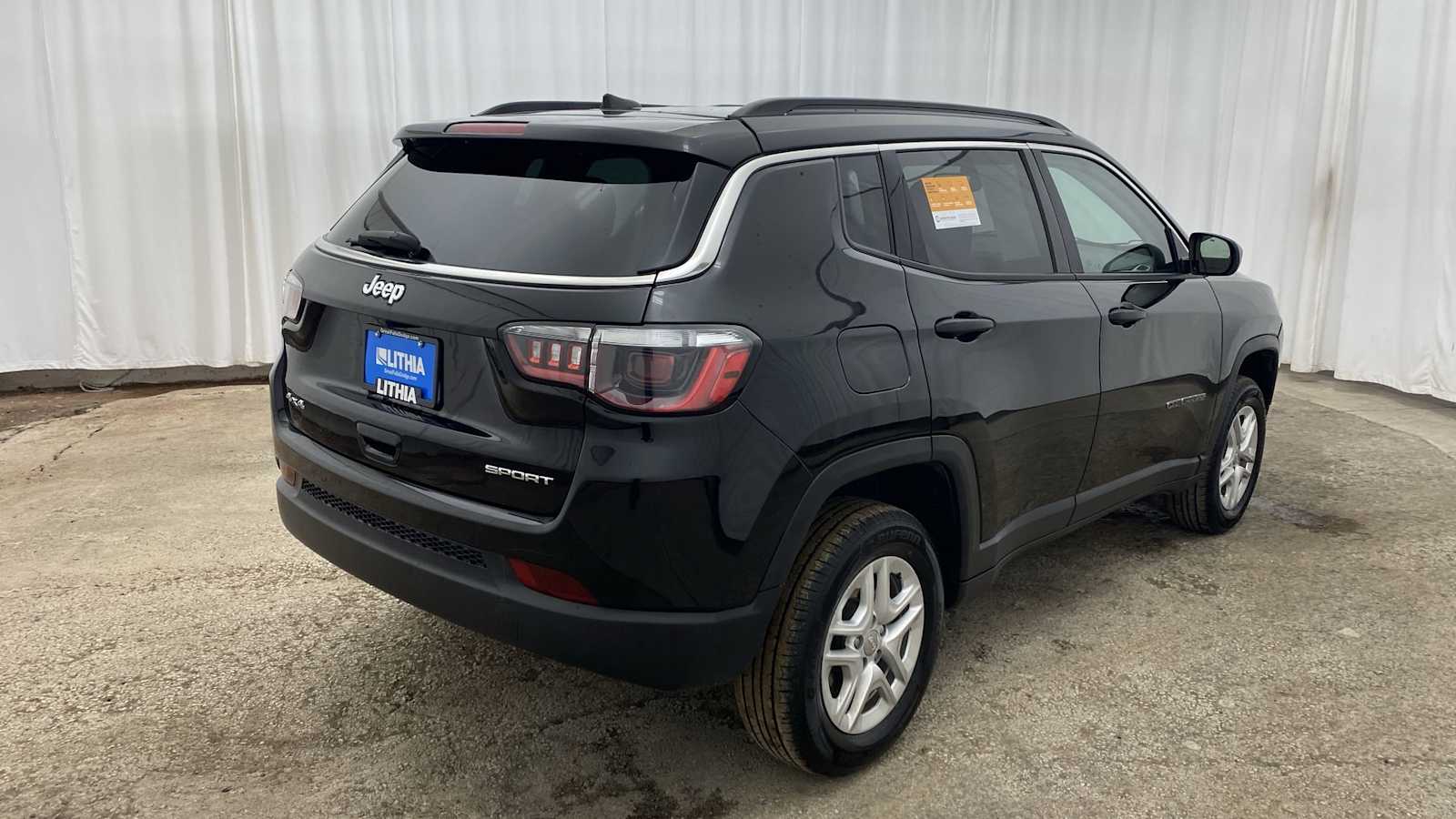 2021 Jeep Compass Sport 32