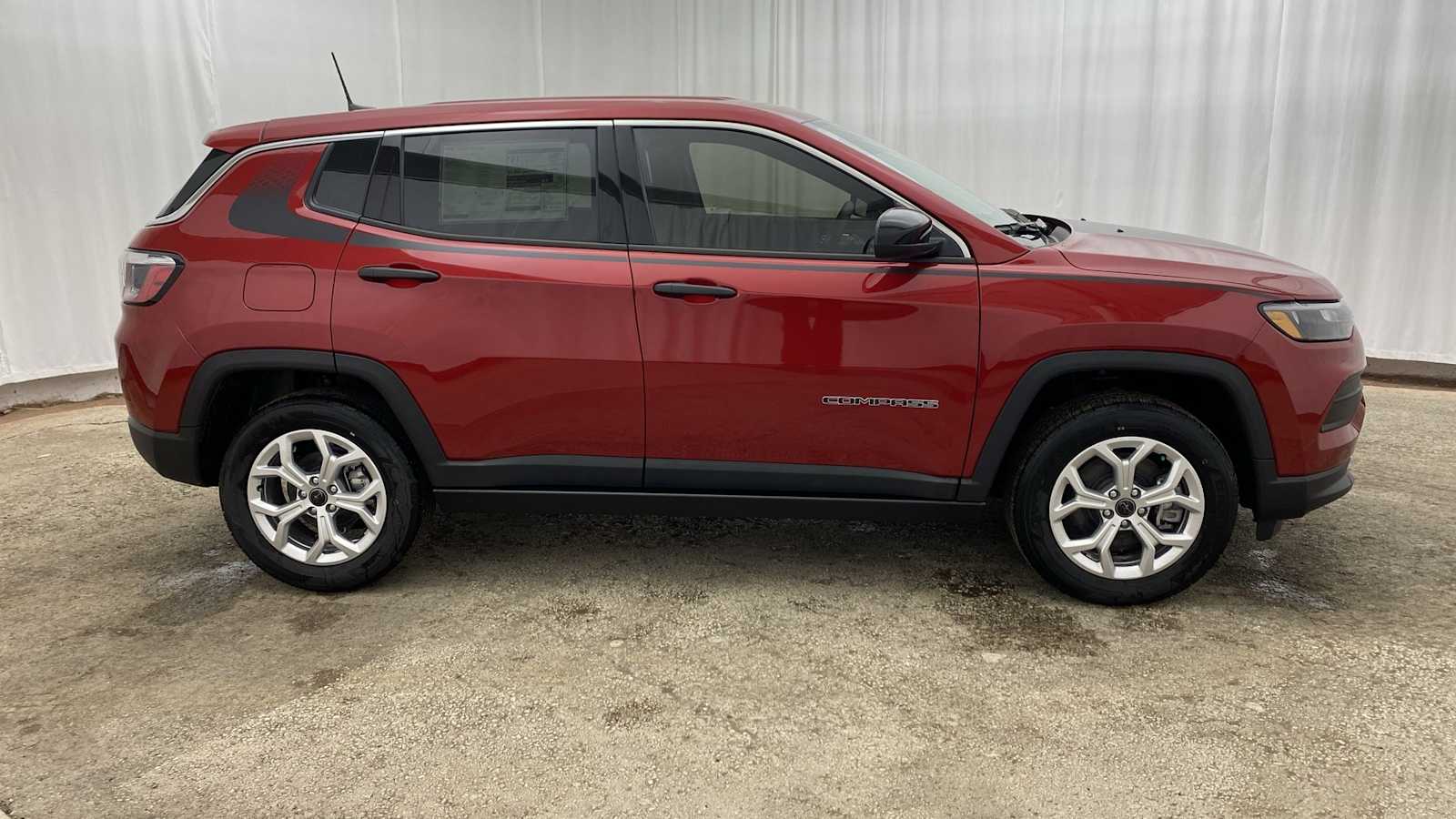 2025 Jeep Compass Sport 32