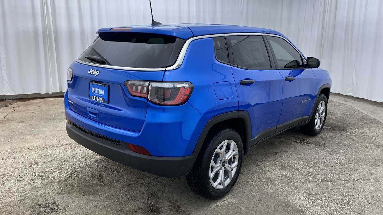 2025 Jeep Compass Sport 31