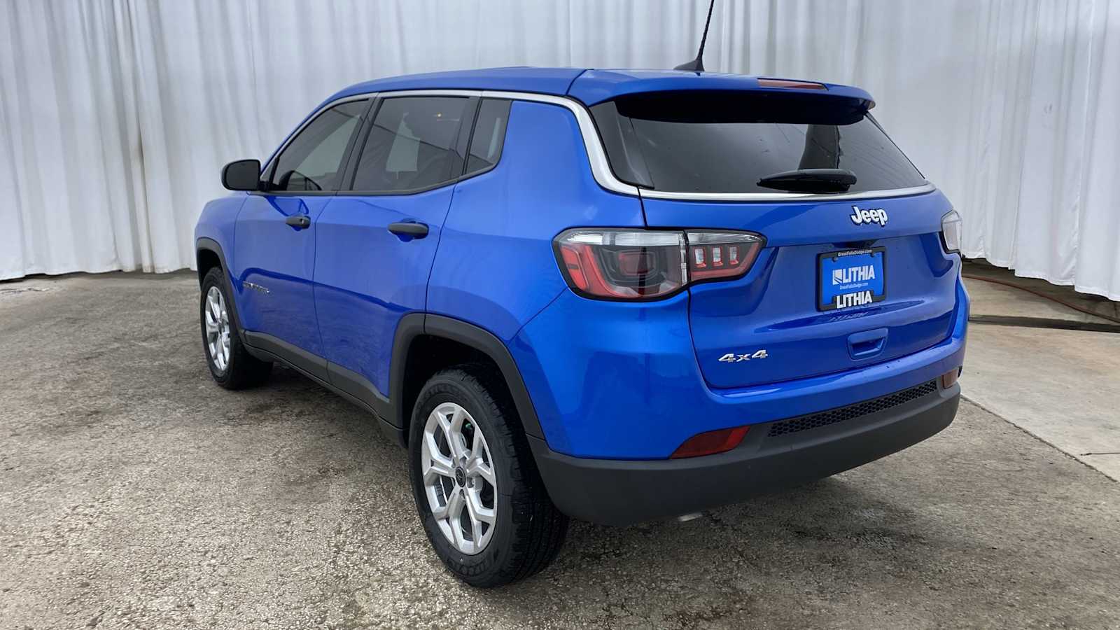 2025 Jeep Compass Sport 29