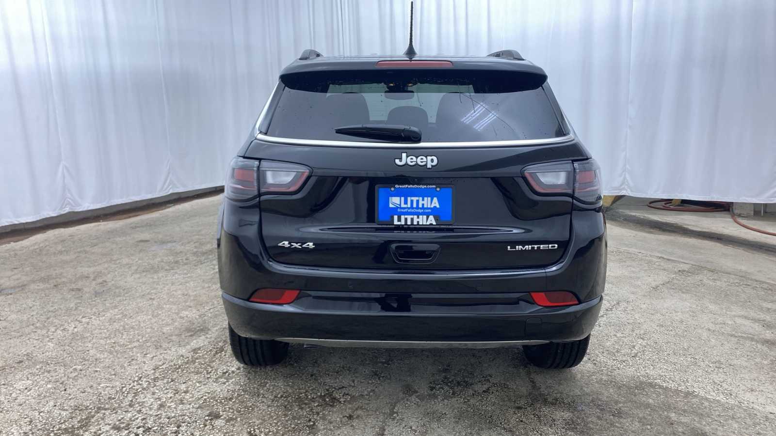 2024 Jeep Compass Limited 32