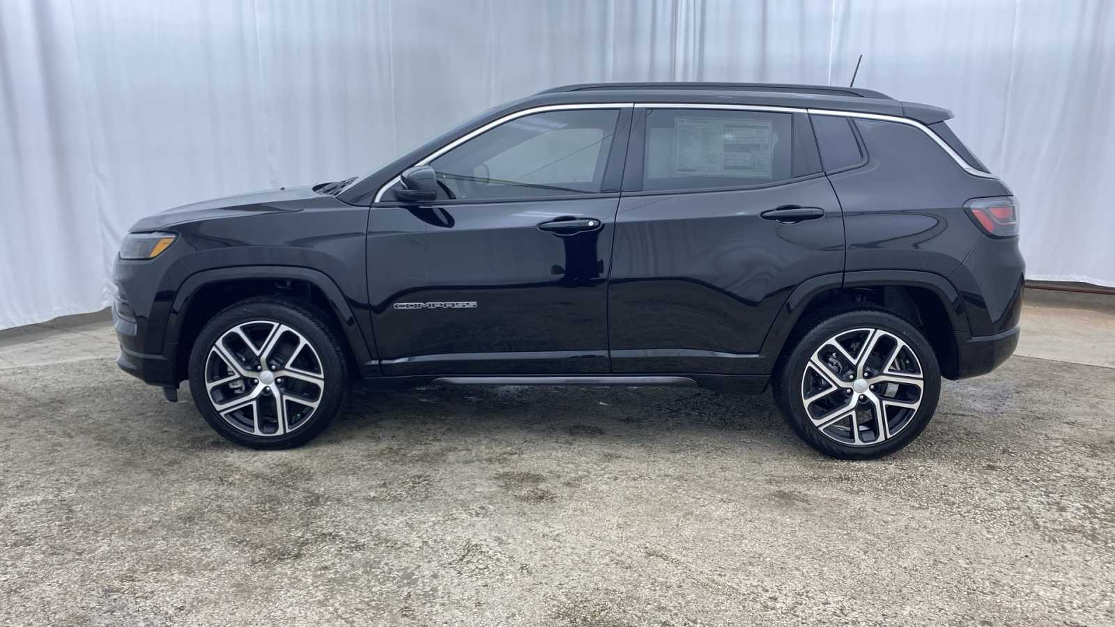 2024 Jeep Compass Limited 30