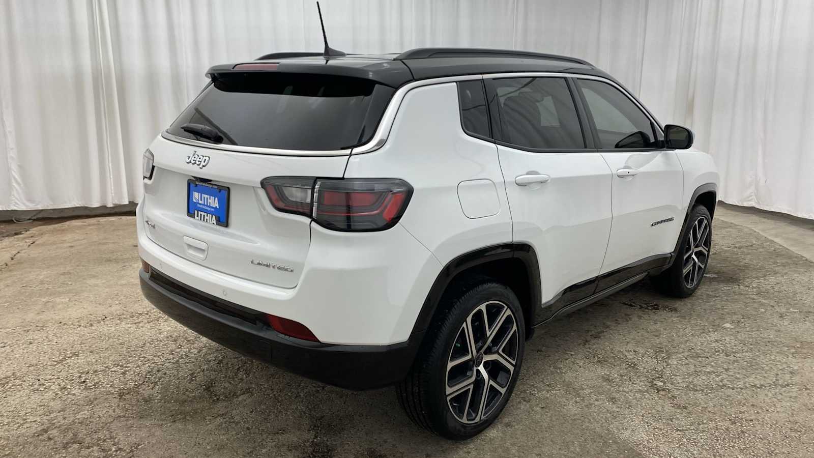 2025 Jeep Compass Limited 33