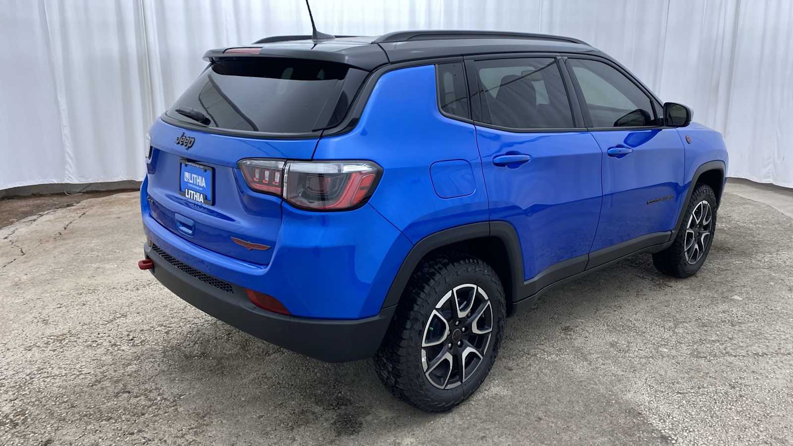 2025 Jeep Compass Trailhawk 32