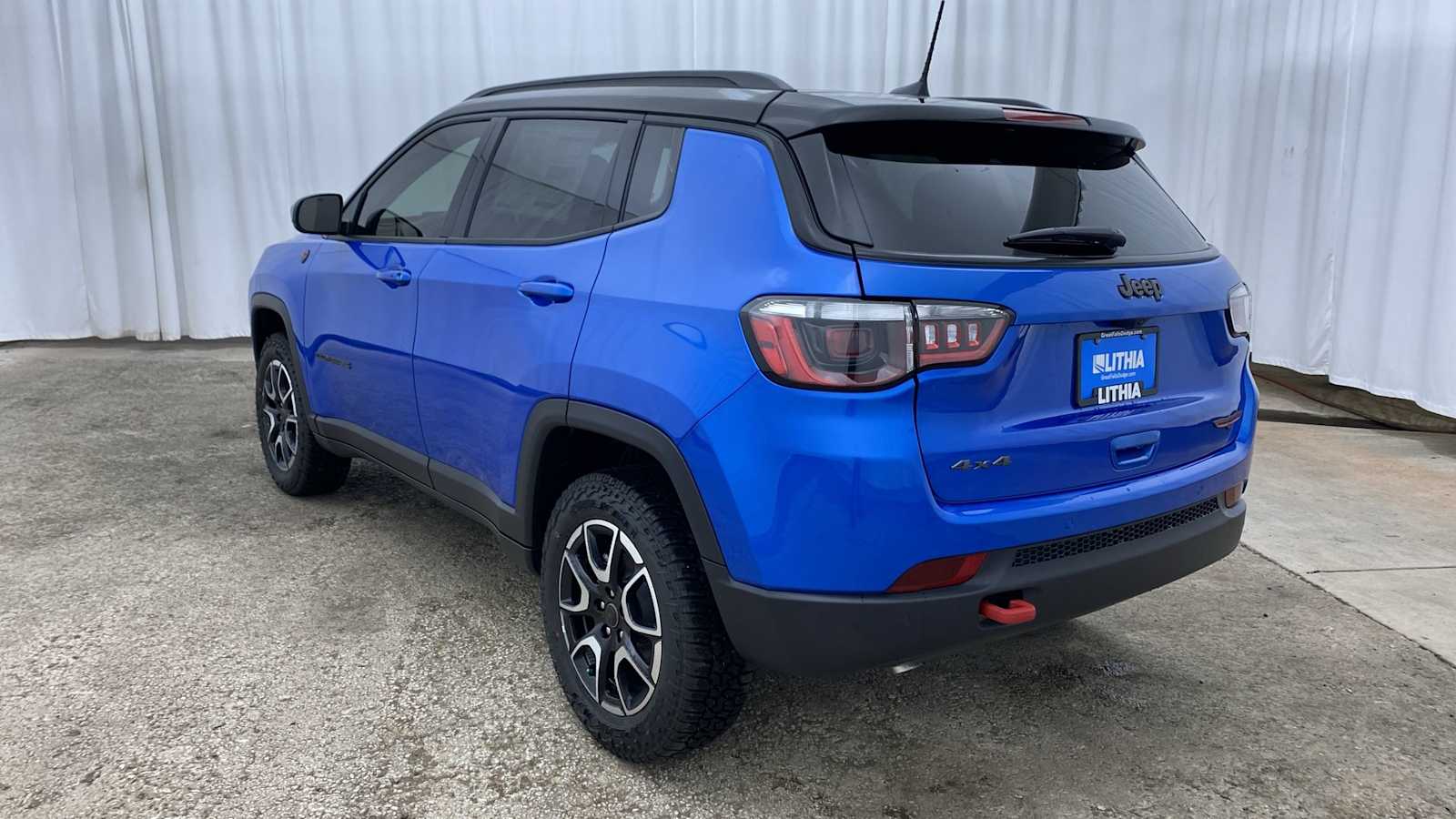 2025 Jeep Compass Trailhawk 30