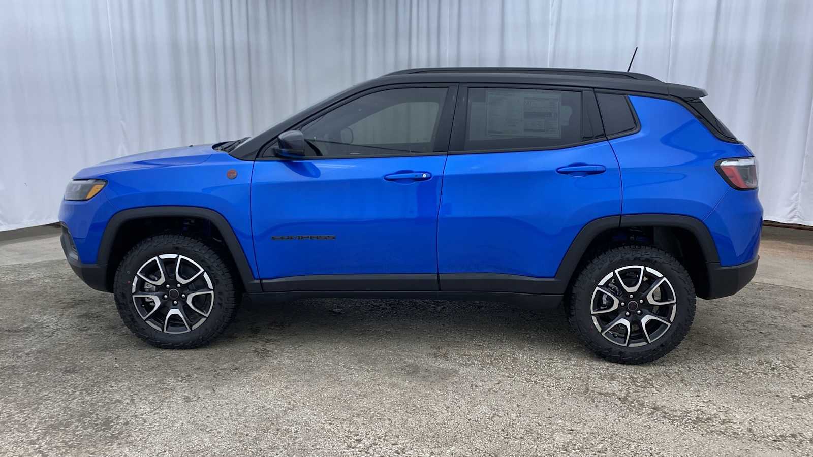 2025 Jeep Compass Trailhawk 29