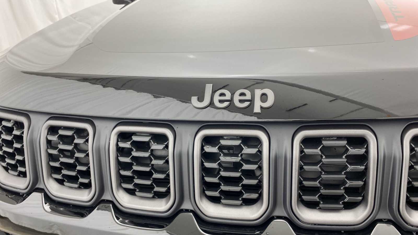 2024 Jeep Compass Trailhawk 37