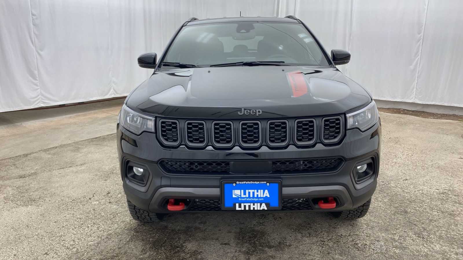 2024 Jeep Compass Trailhawk 35