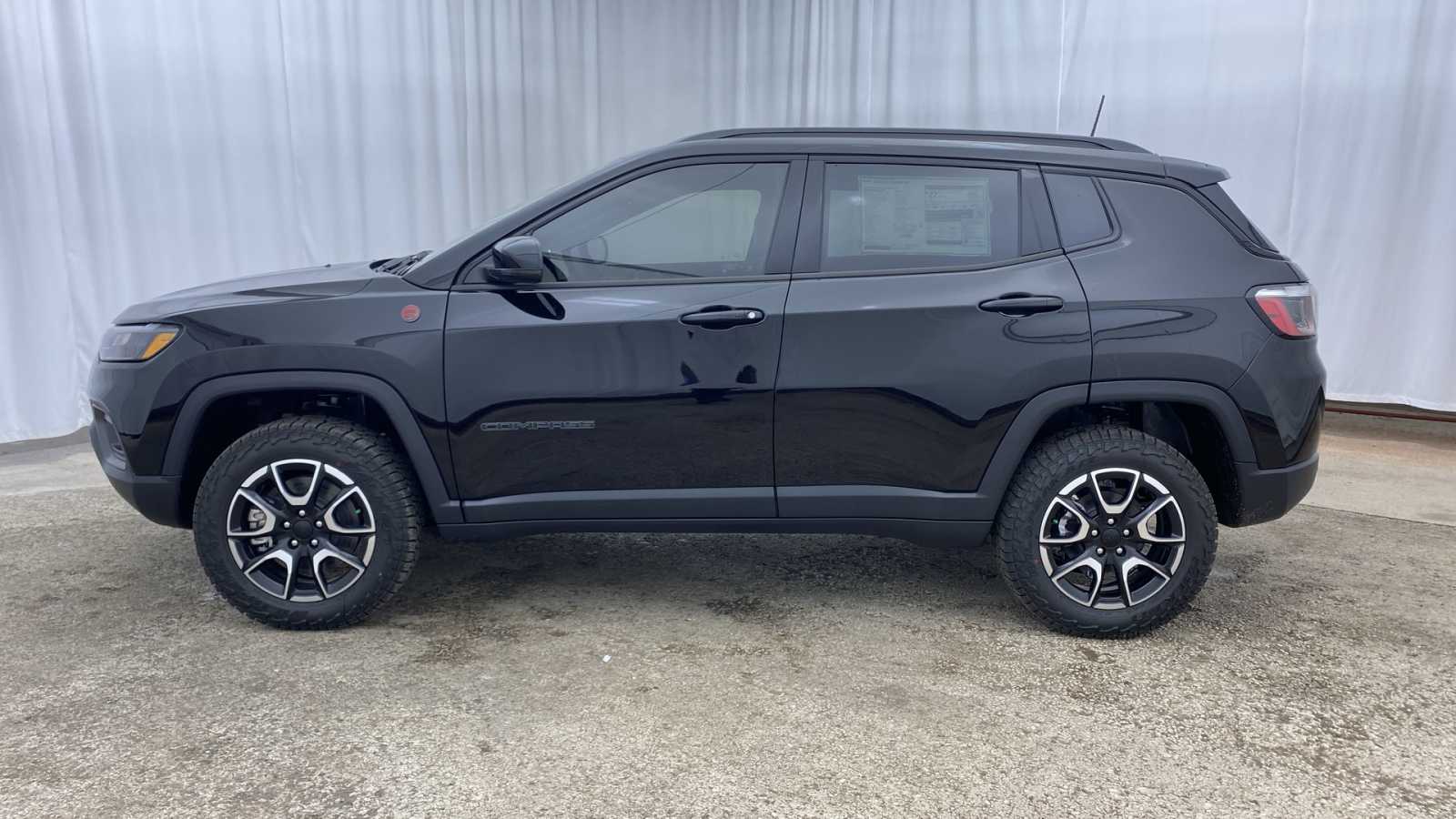 2024 Jeep Compass Trailhawk 29