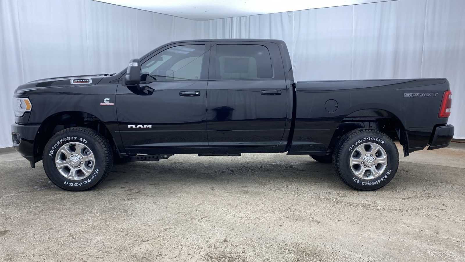 2024 Ram 3500 Big Horn 4x4 Crew Cab 64 Box 31