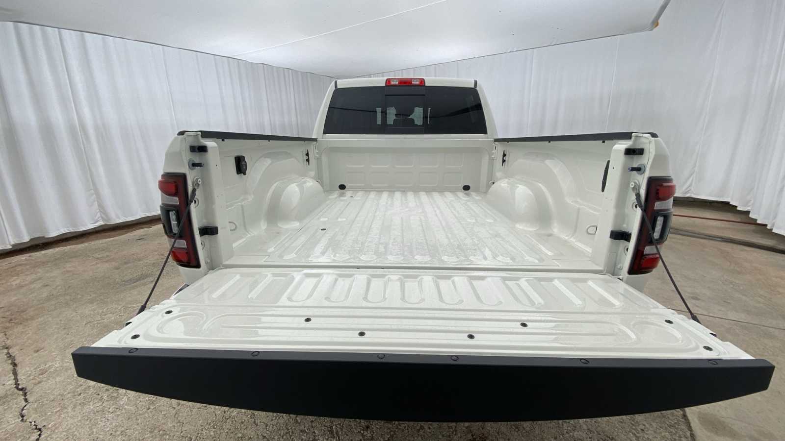 2024 Ram 3500 Laramie 4x4 Crew Cab 64 Box 31