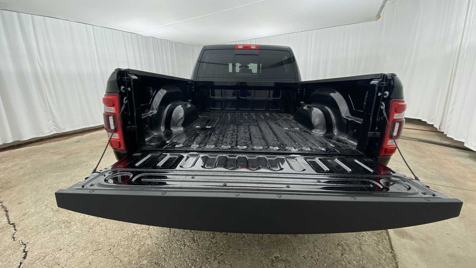 2024 Ram 3500 Laramie 4x4 Crew Cab 64 Box 30