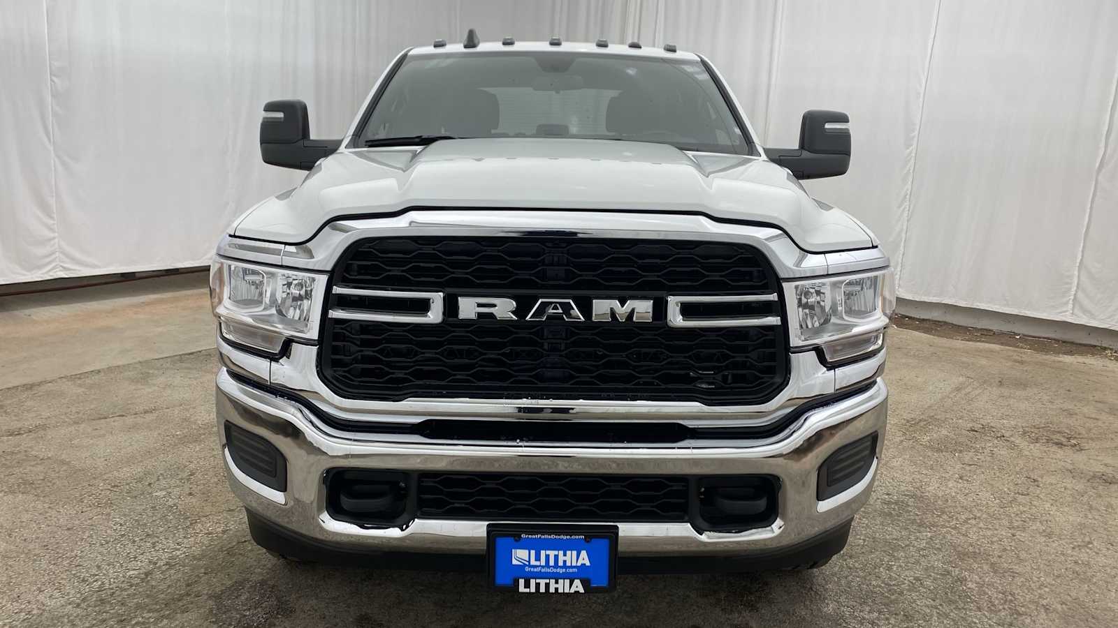 2024 Ram 3500 Tradesman 4x4 Crew Cab 8 Box 33