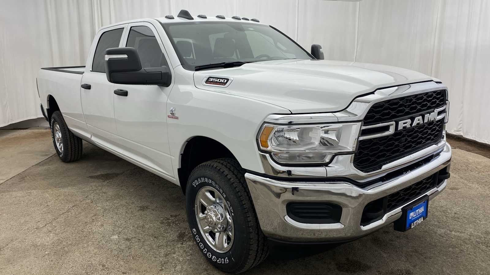 2024 Ram 3500 Tradesman 4x4 Crew Cab 8 Box 32