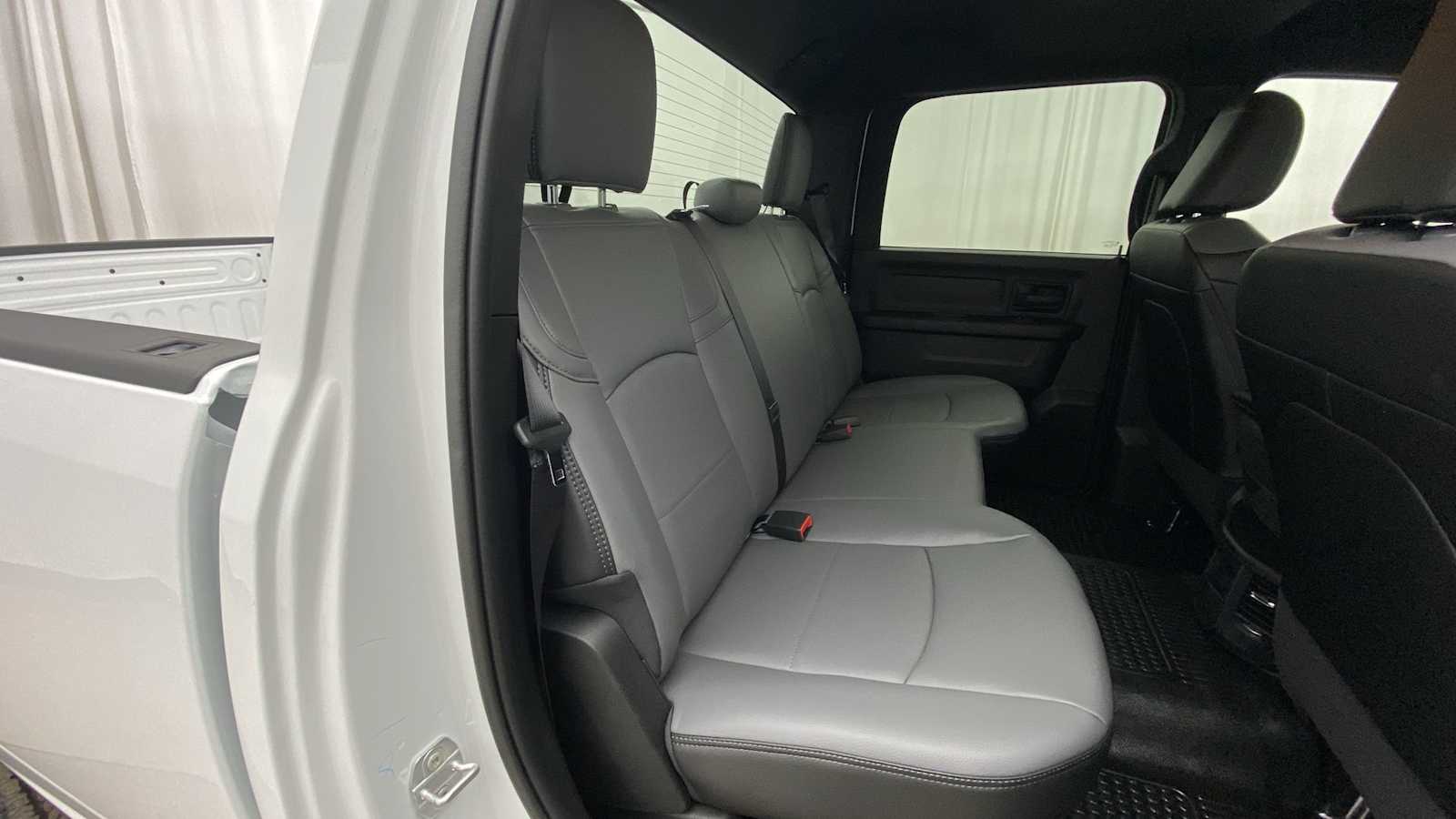 2024 Ram 3500 Tradesman 4x4 Crew Cab 8 Box 9