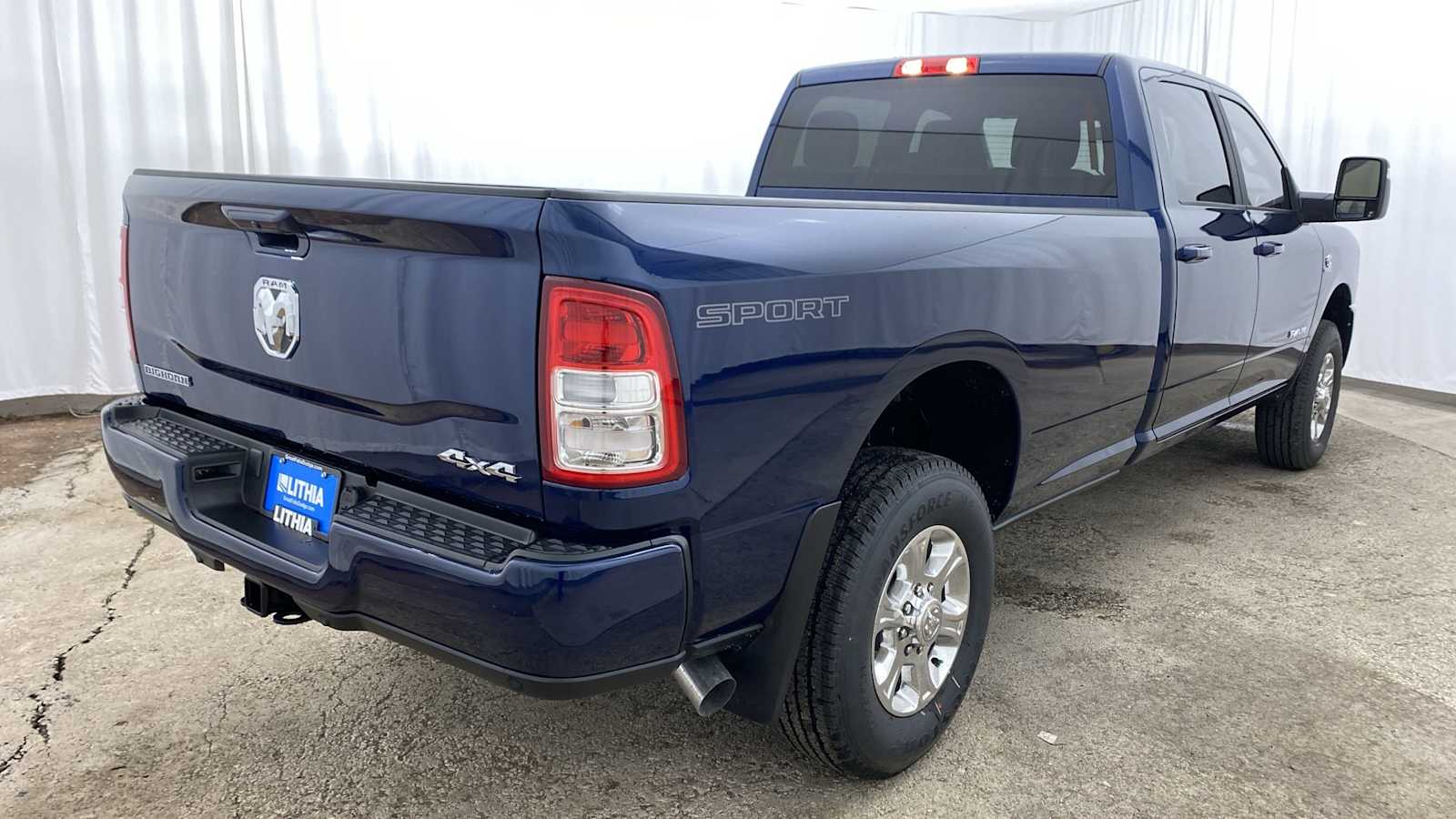 2024 Ram 3500 Big Horn 4x4 Crew Cab 8 Box 34