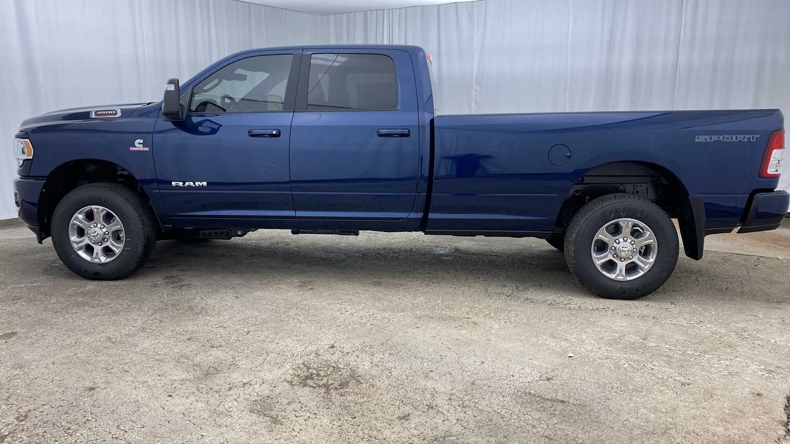 2024 Ram 3500 Big Horn 4x4 Crew Cab 8 Box 31