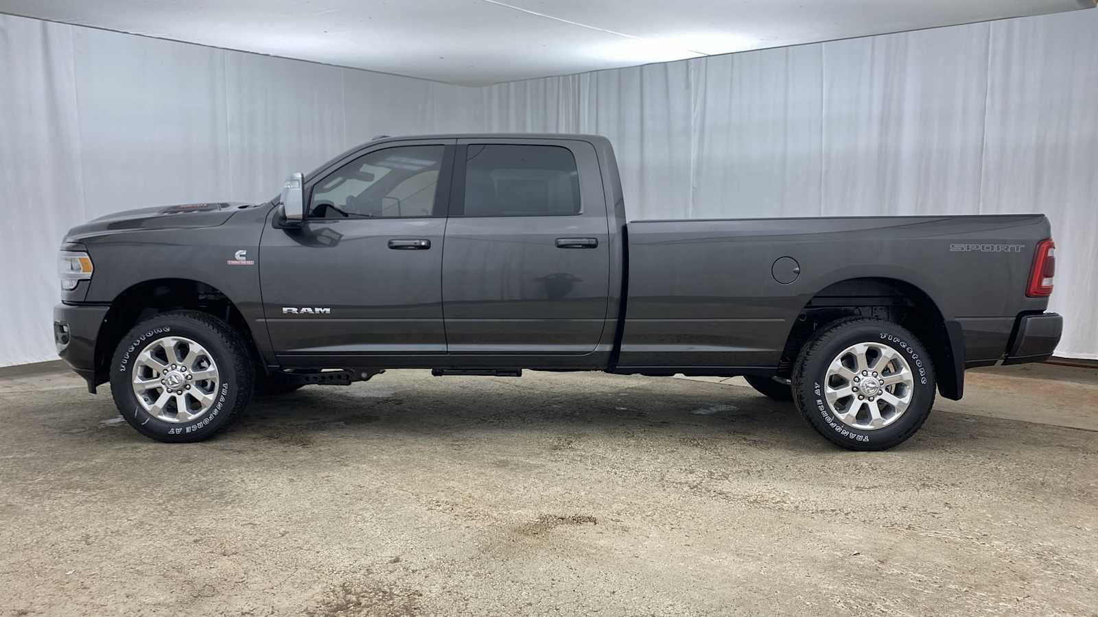 2024 Ram 3500 Laramie 4x4 Crew Cab 8 Box 31