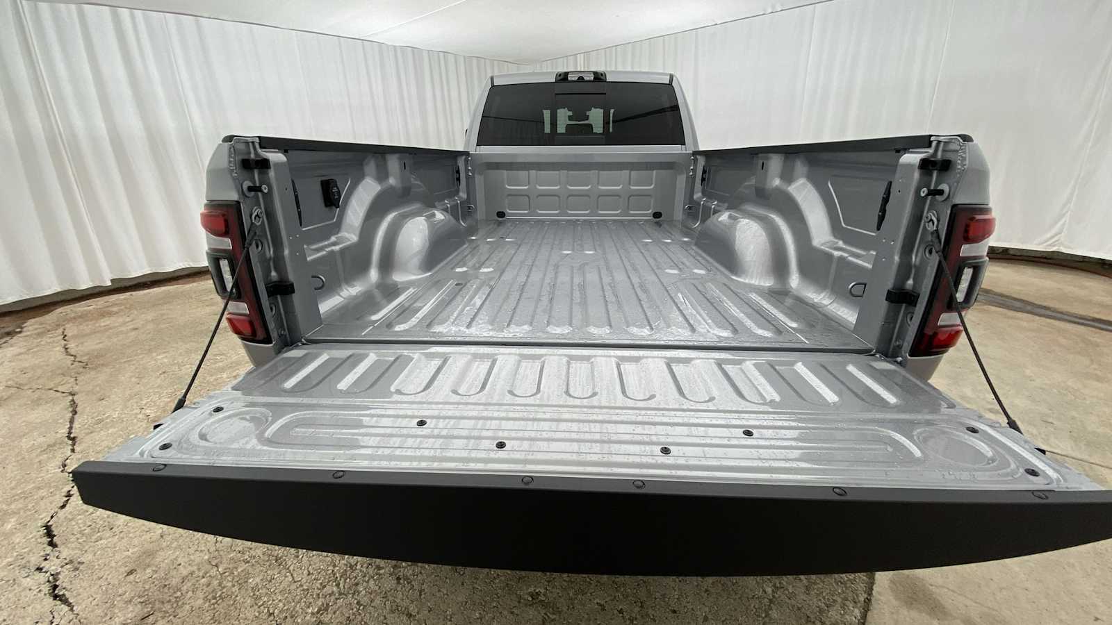 2024 Ram 3500 Laramie 4x4 Crew Cab 8 Box 30