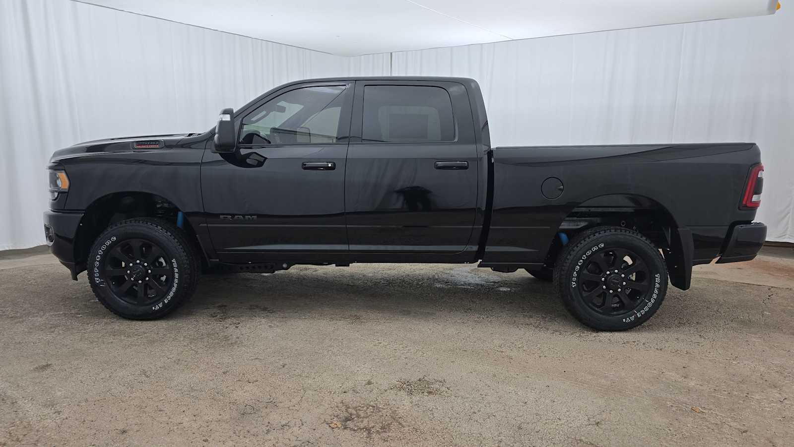 2024 Ram 2500 Big Horn 4x4 Crew Cab 64 Box 30