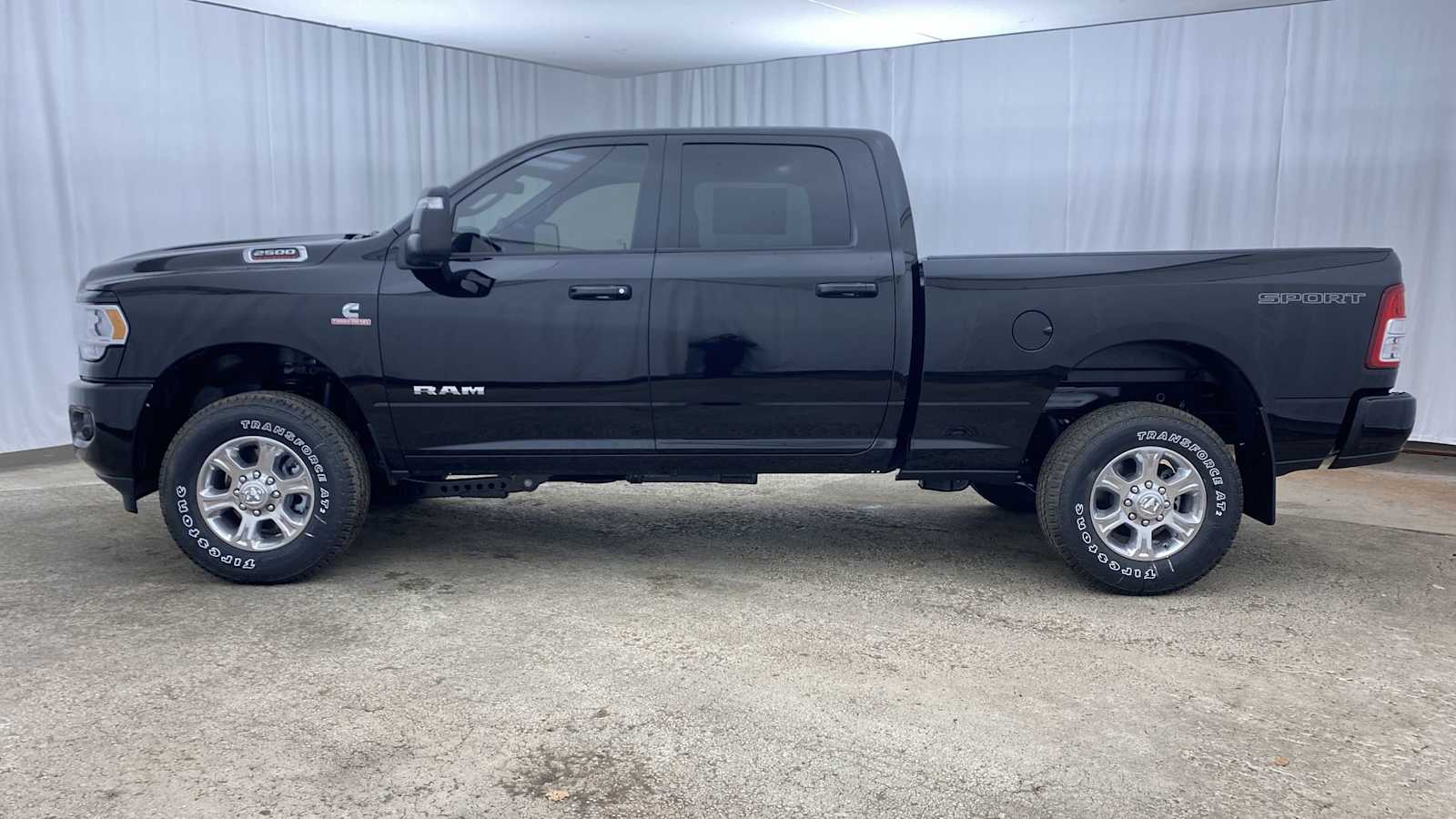 2024 Ram 2500 Big Horn 4x4 Crew Cab 64 Box 31