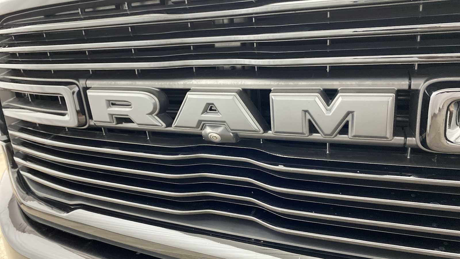 2019 Ram 2500 Laramie 4x4 Crew Cab 64 Box 39