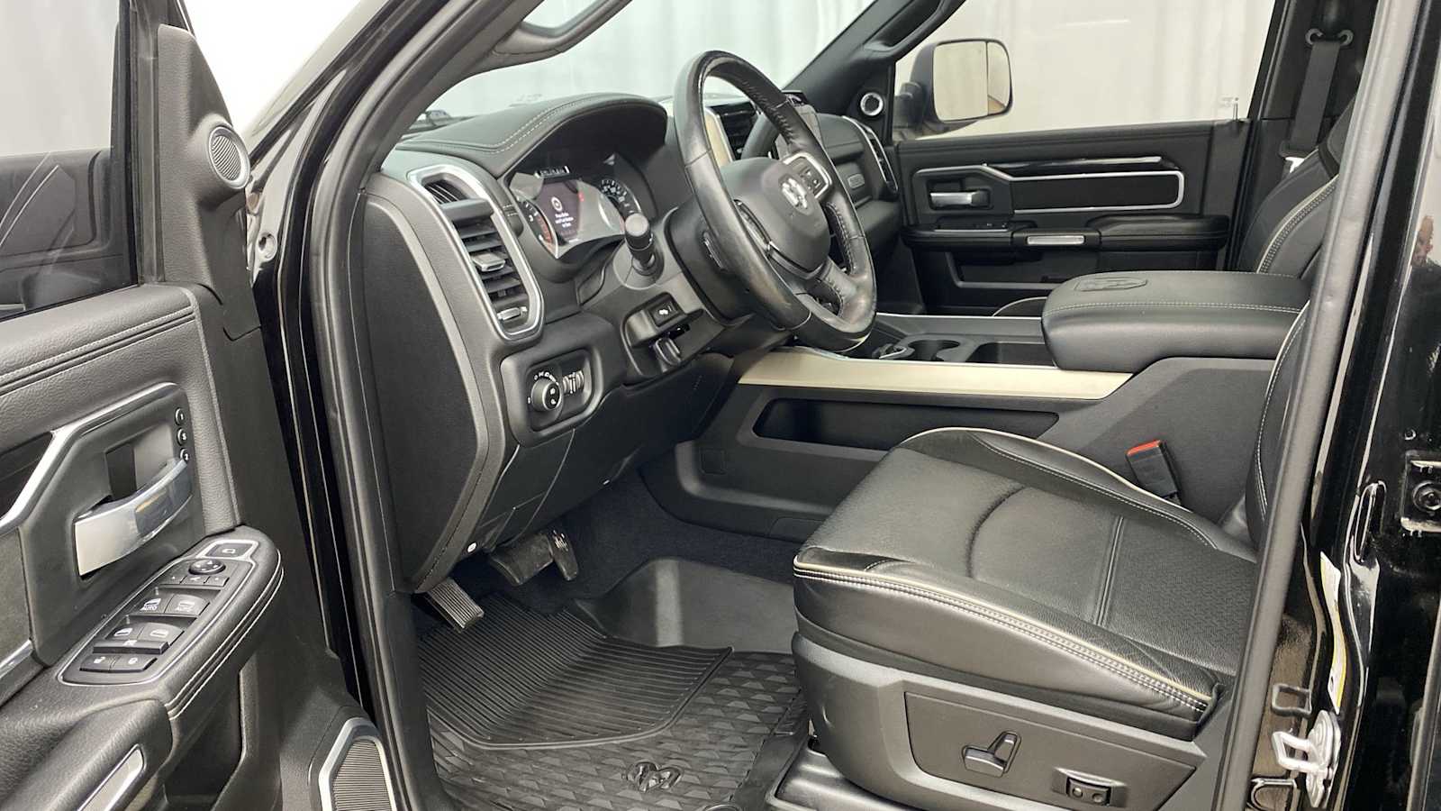 2019 Ram 2500 Laramie 4x4 Crew Cab 64 Box 2