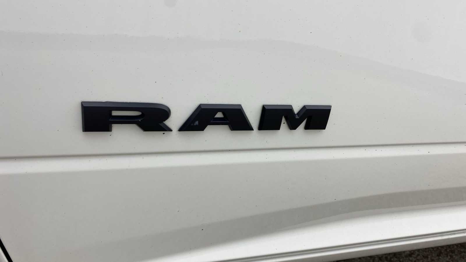 2022 Ram 2500 Laramie 4x4 Crew Cab 64 Box 40