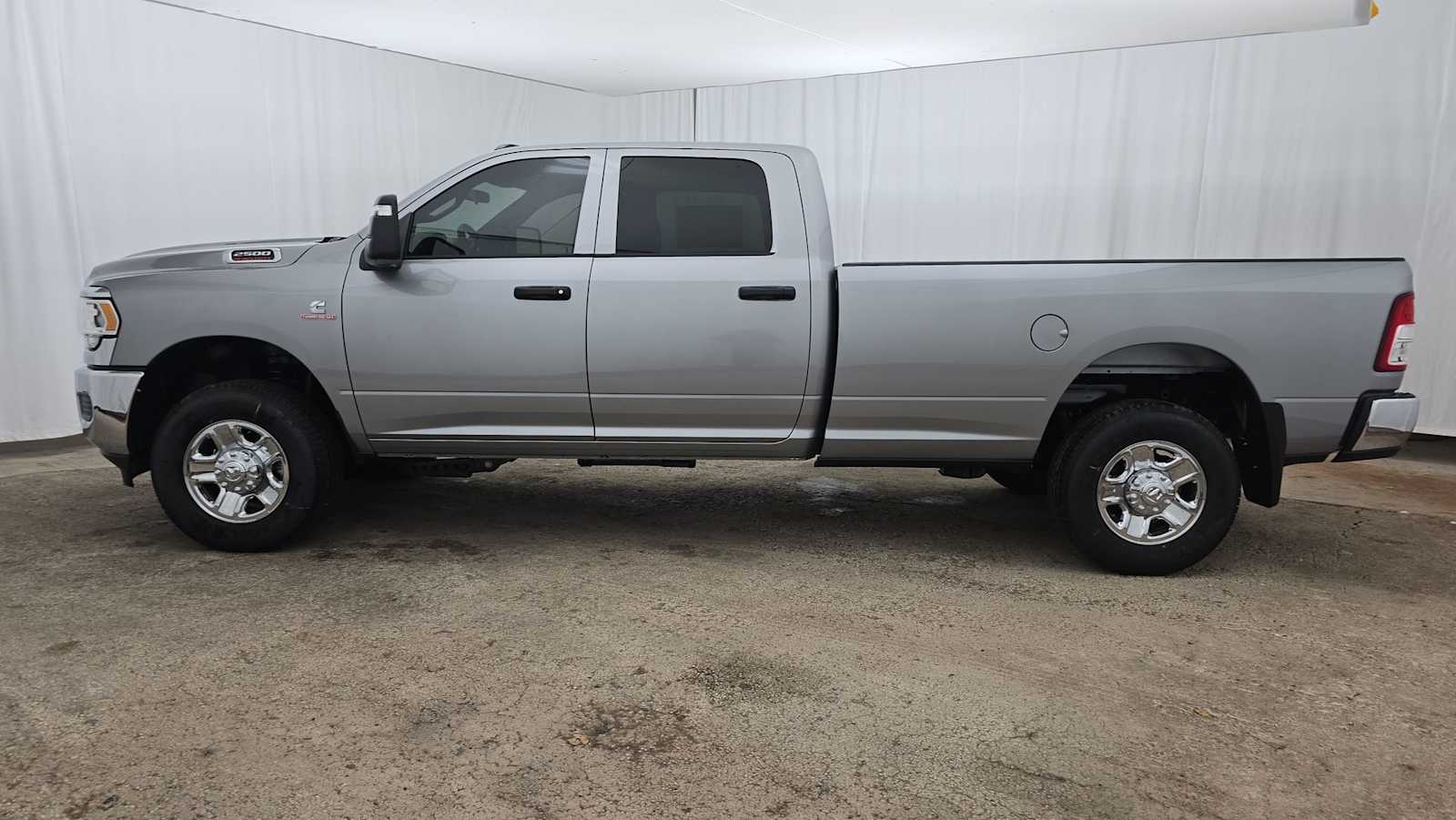 2024 Ram 2500 Tradesman 4x4 Crew Cab 8 Box 28