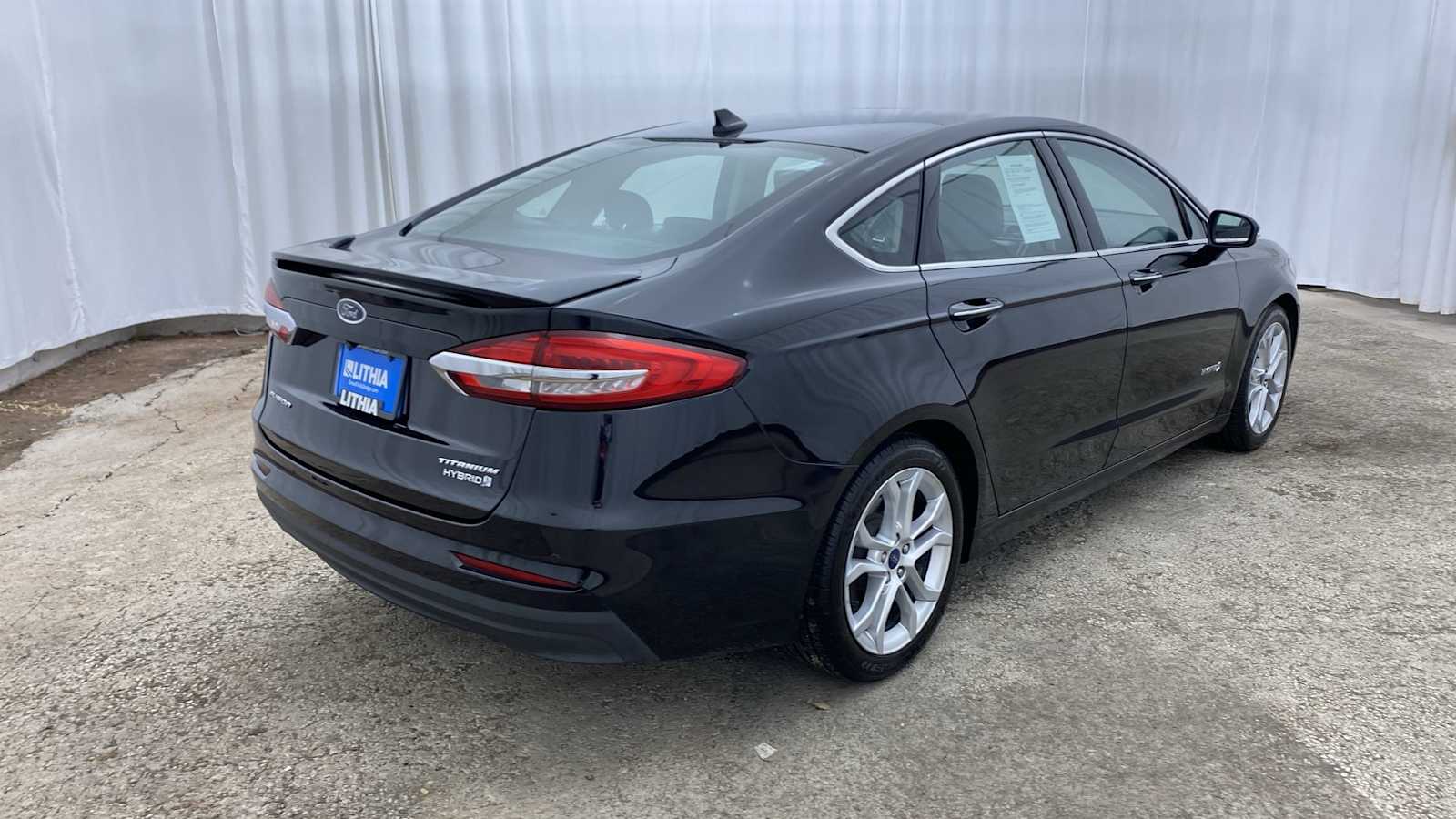 2019 Ford Fusion Hybrid Titanium 35