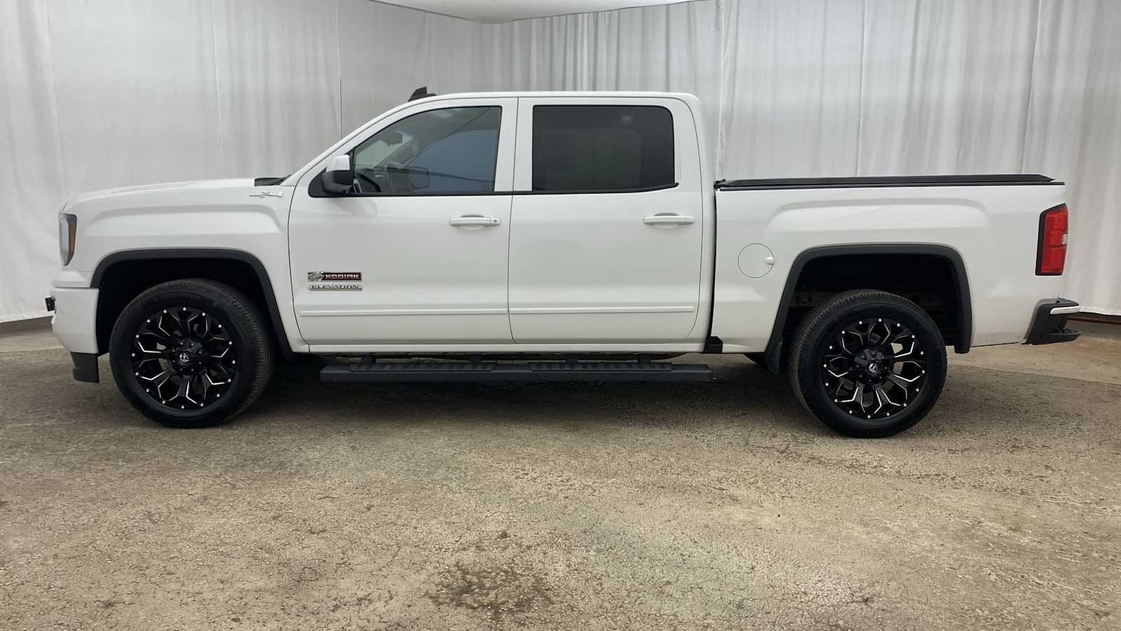 2017 GMC Sierra 1500 SLE 32