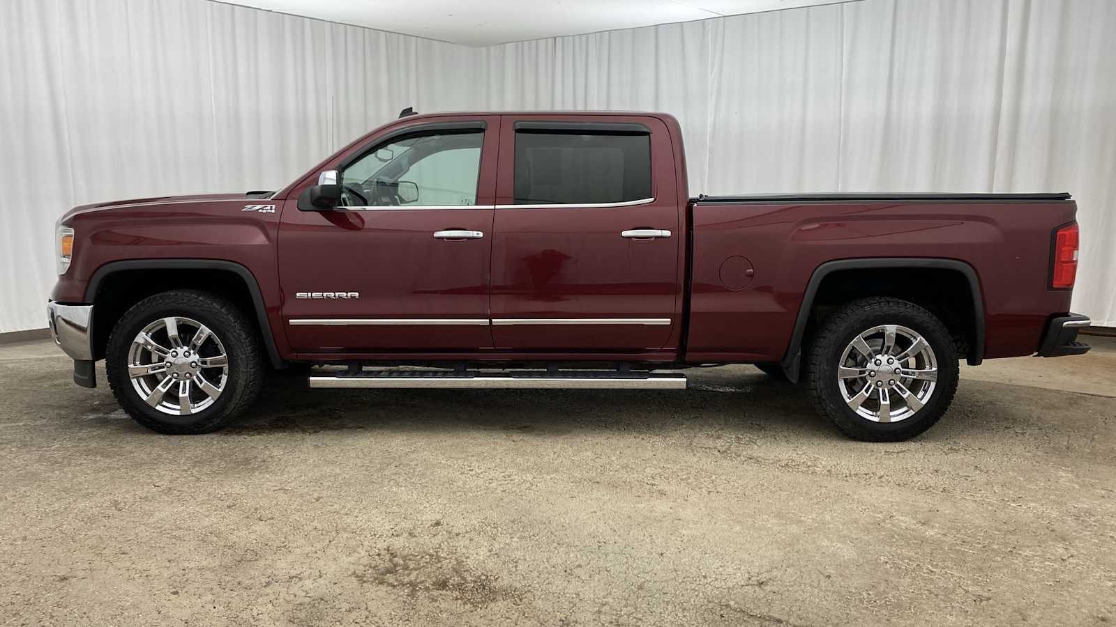 2014 GMC Sierra 1500 SLT 4WD Crew Cab 153.0 33