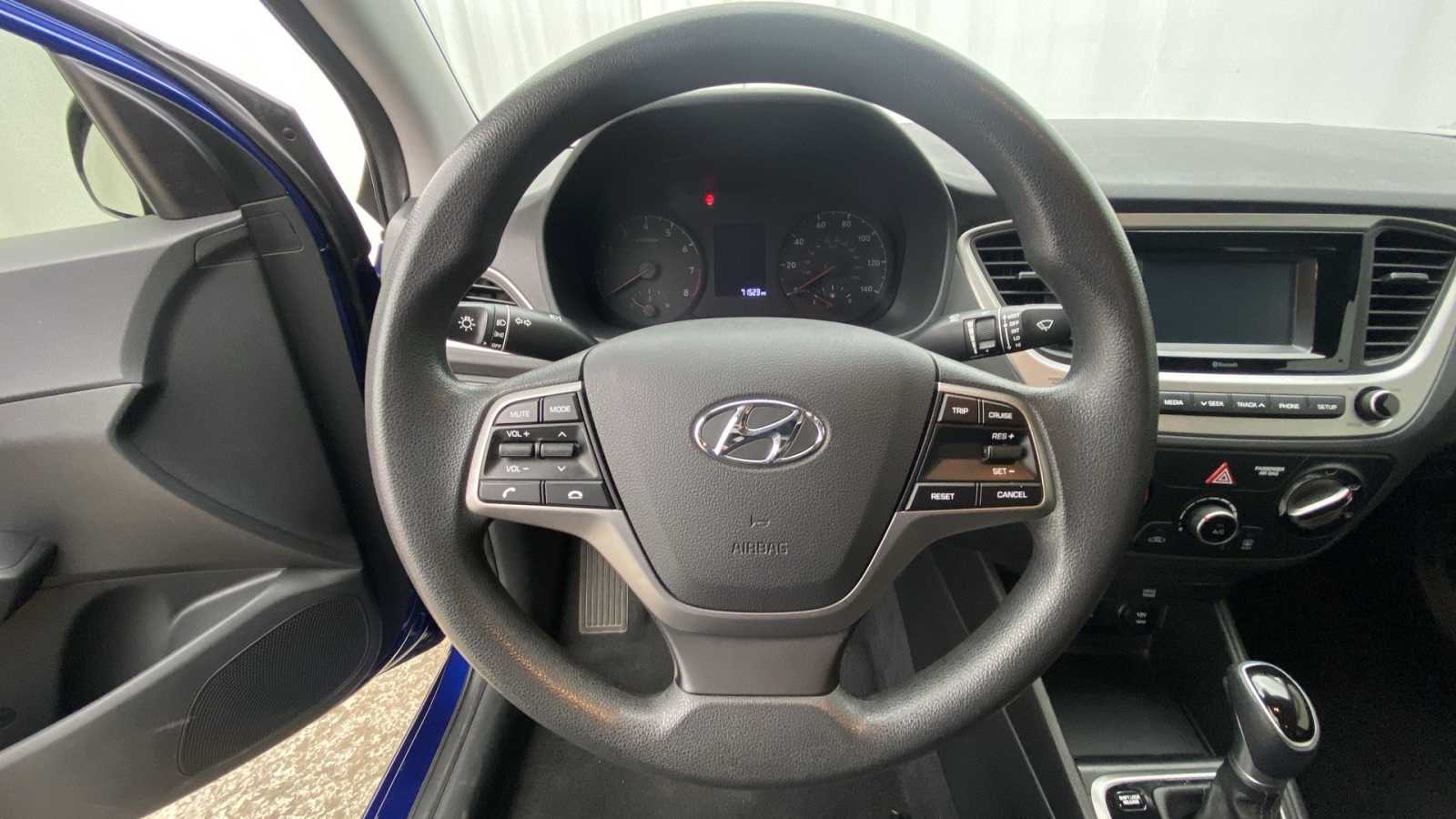 2020 Hyundai Accent SE 11