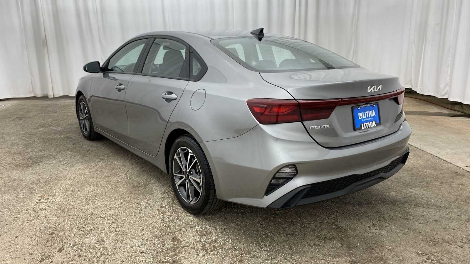 2022 Kia Forte LXS 26