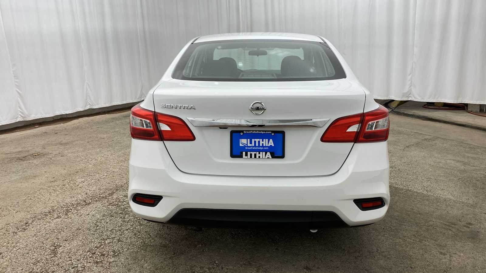 2018 Nissan Sentra S 28