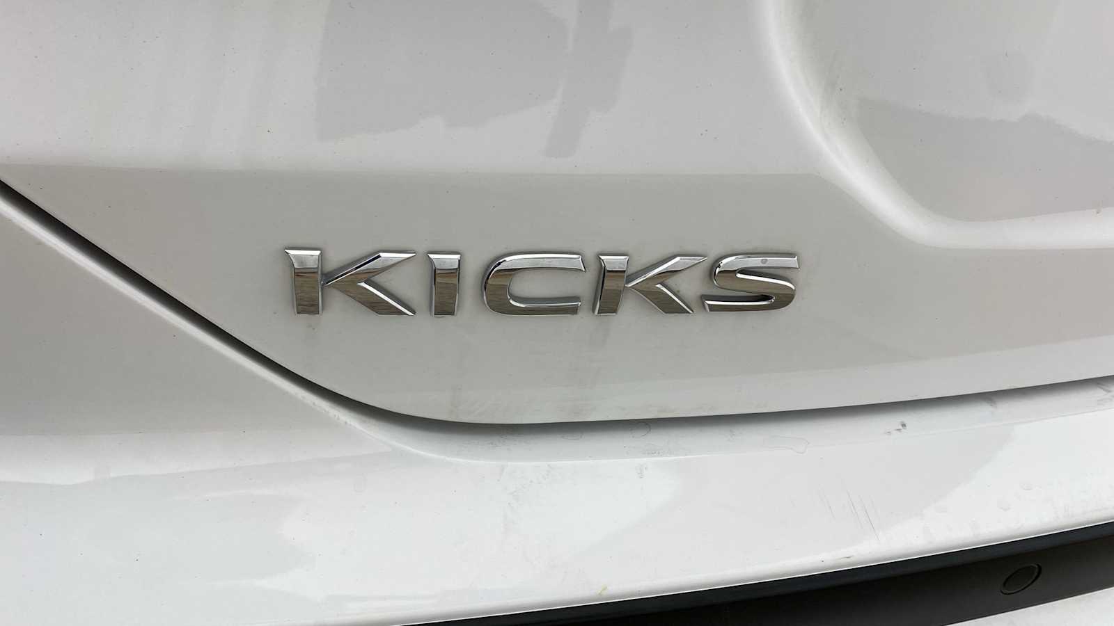 2021 Nissan Kicks S 35