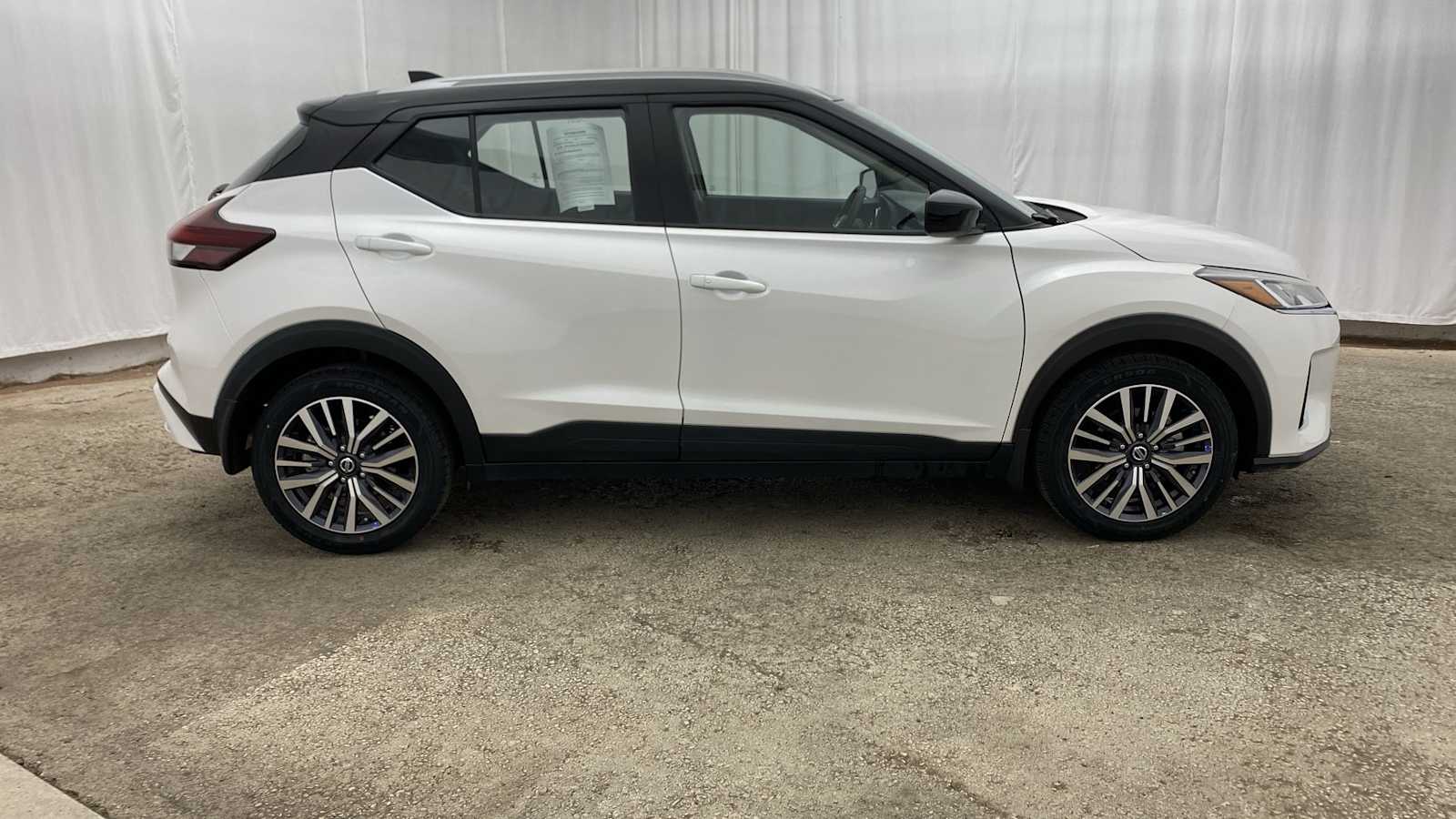 2021 Nissan Kicks SV 31