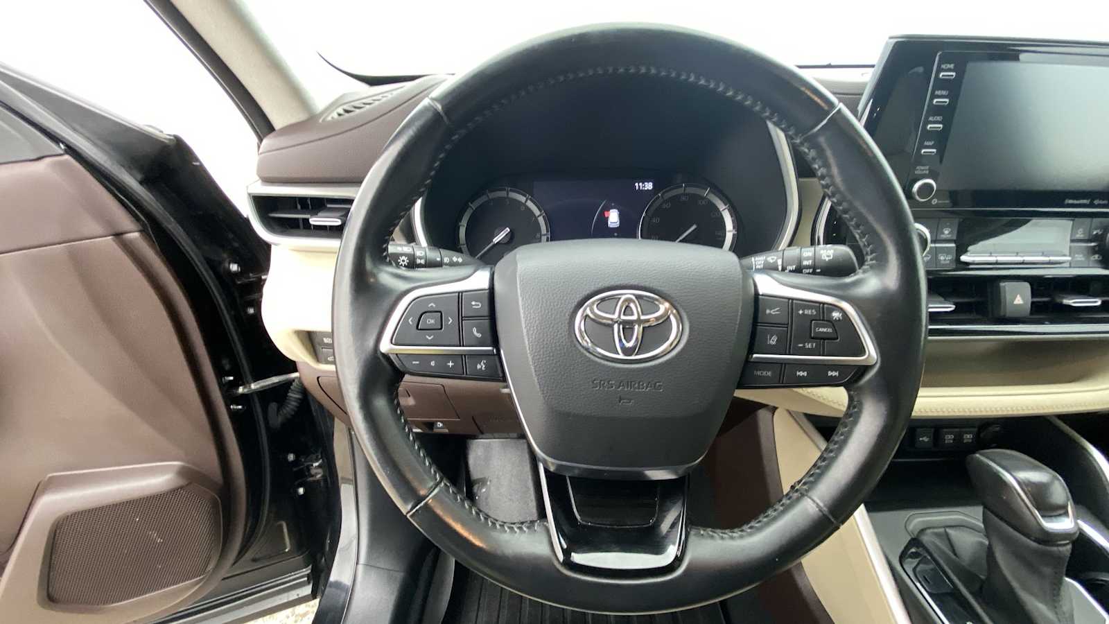 2021 Toyota Highlander XLE 14