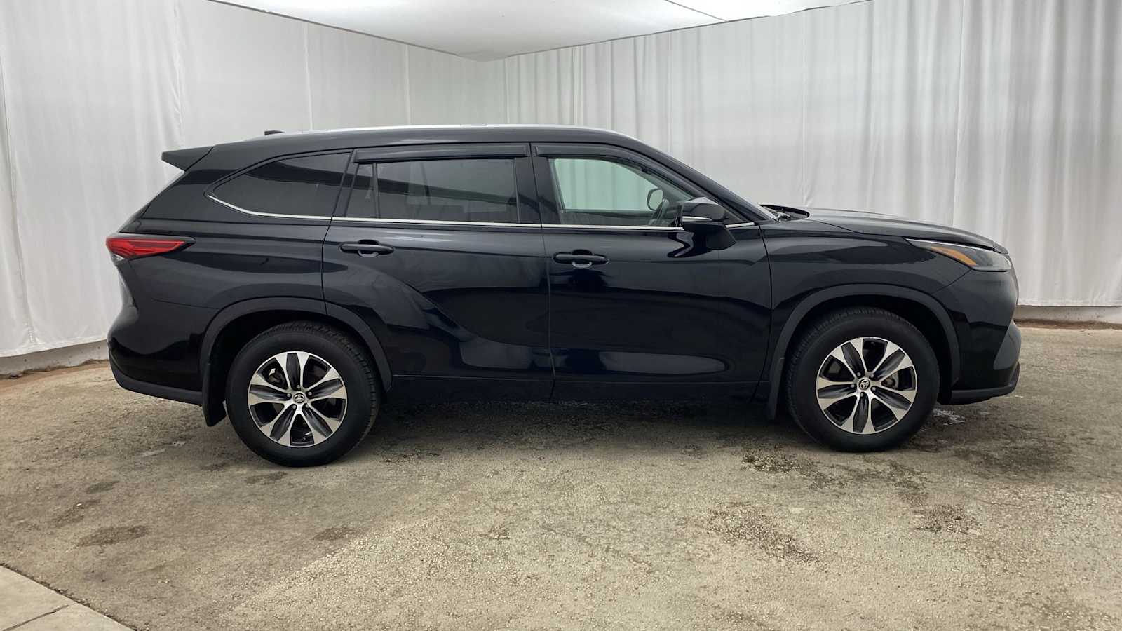 2021 Toyota Highlander XLE 37