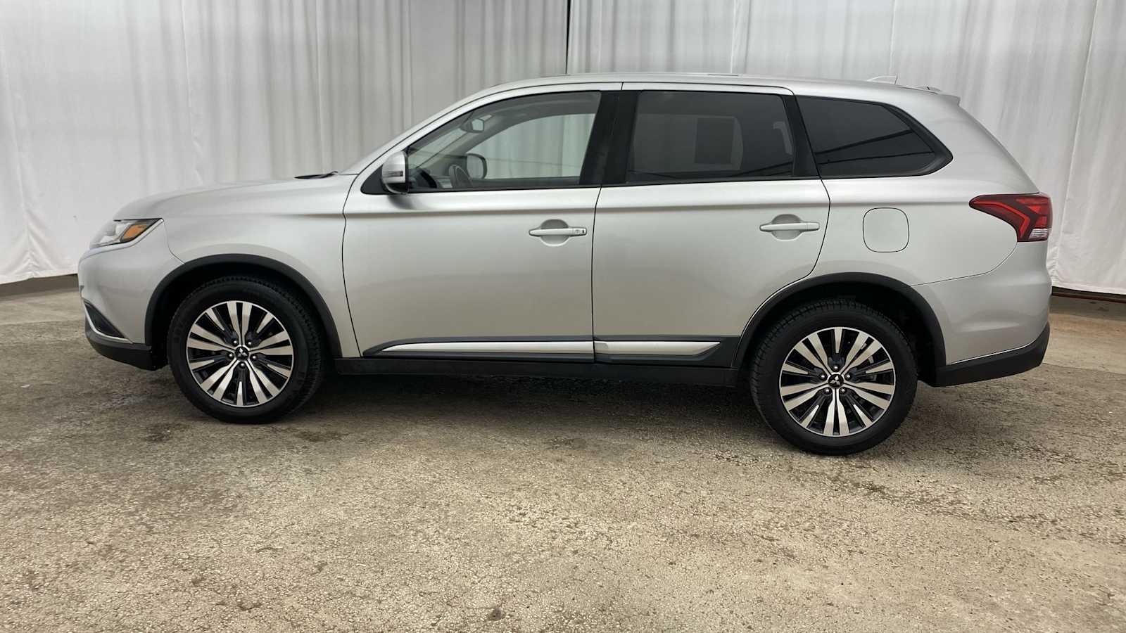 2020 Mitsubishi Outlander SE 30