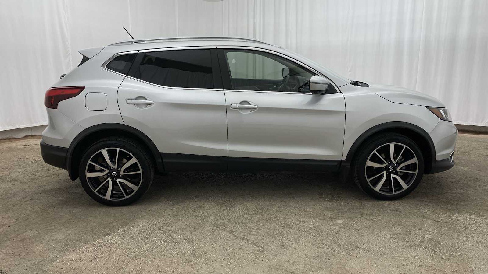 2018 Nissan Rogue Sport SL 34