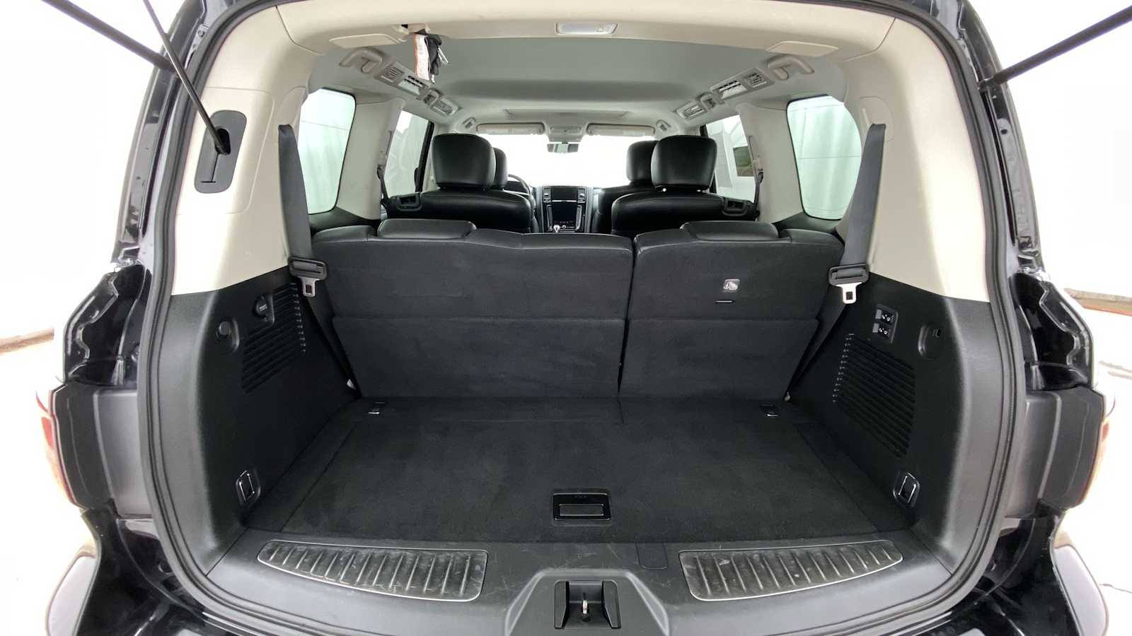 2021 INFINITI QX80 LUXE 30