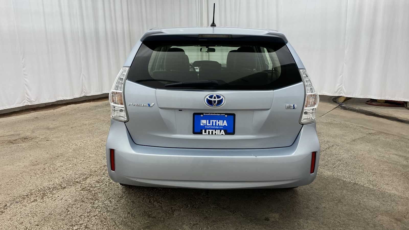 2014 Toyota Prius V Two 30