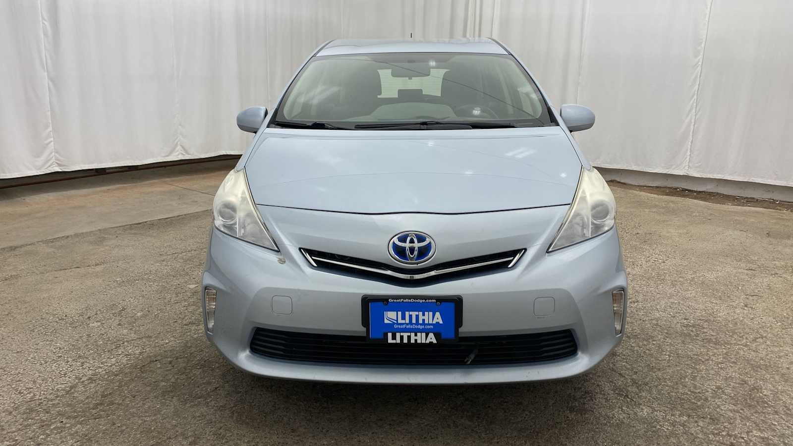 2014 Toyota Prius V Two 34