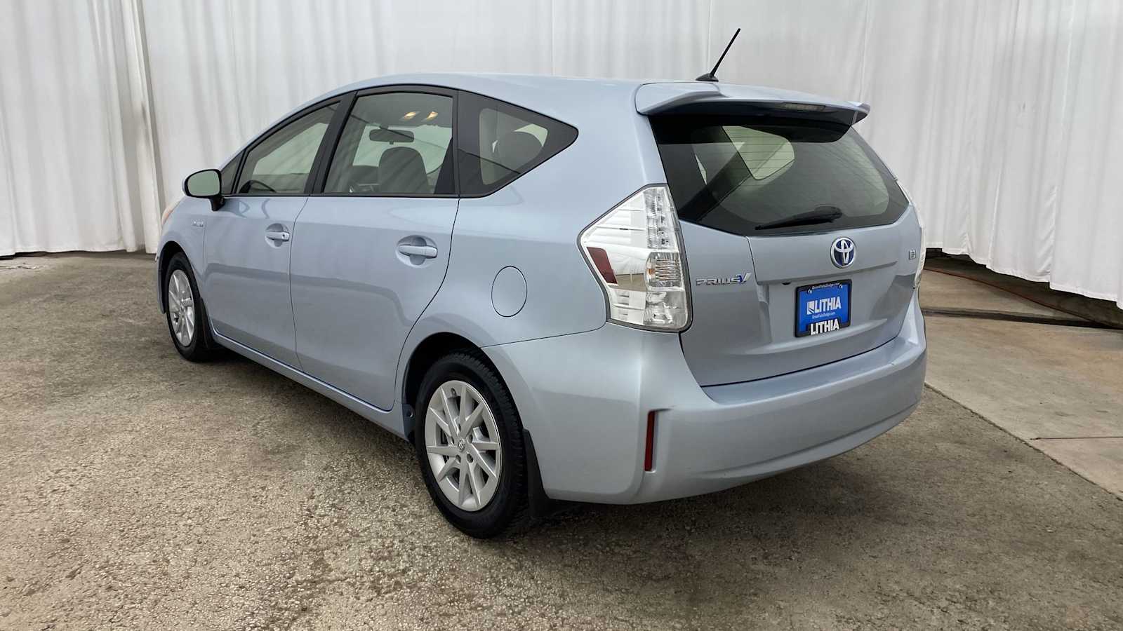 2014 Toyota Prius V Two 29