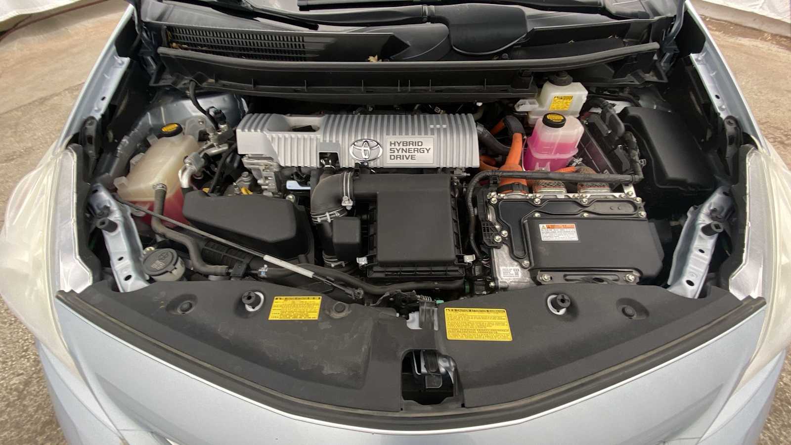 2014 Toyota Prius V Two 25