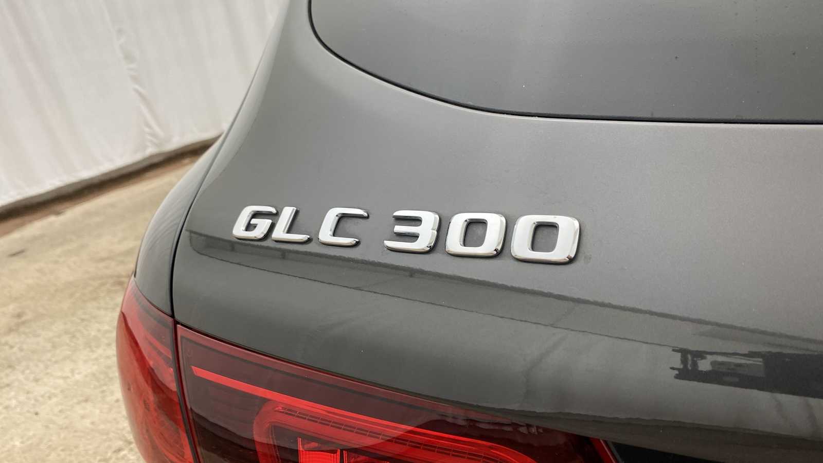 2022 Mercedes-Benz GLC GLC 300 42