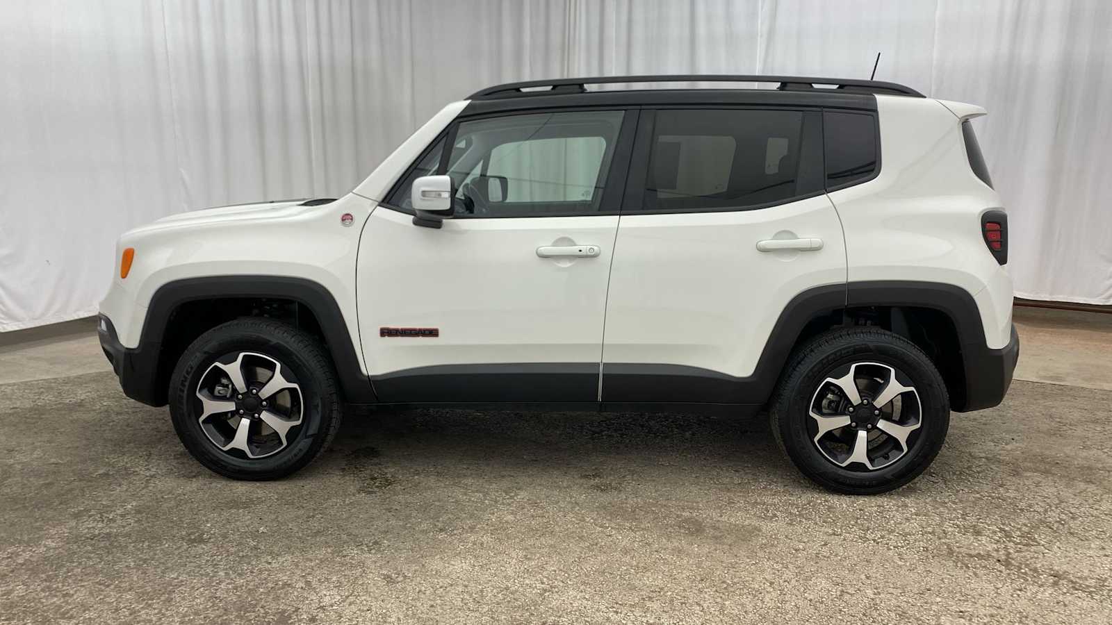 2021 Jeep Renegade Trailhawk 30