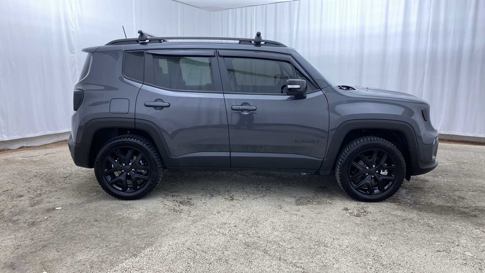 2023 Jeep Renegade Altitude 33